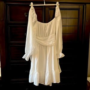 Medium White Exlura dress.